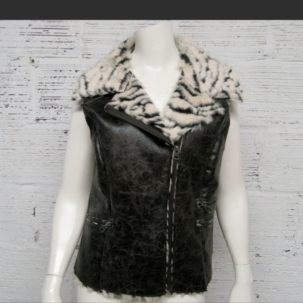 Daytrip Size L Faux Fur/Suede Asymmetrical Zipper NWT Retail $59.95